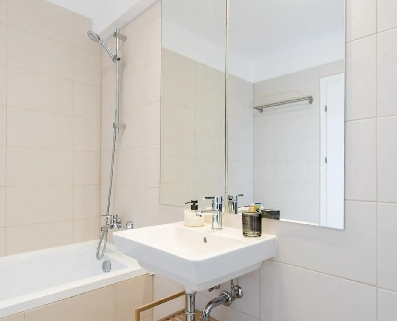 בוקרשט Breeze I One Bedroom Apartment Near Medicover Pipera 0*,  רומניה