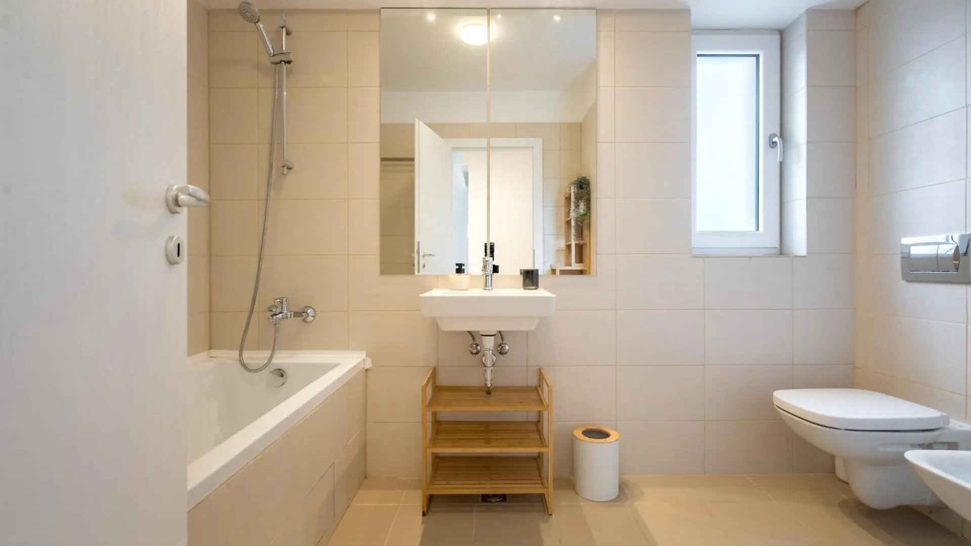 בוקרשט Breeze I One Bedroom Apartment Near Medicover Pipera 0*,